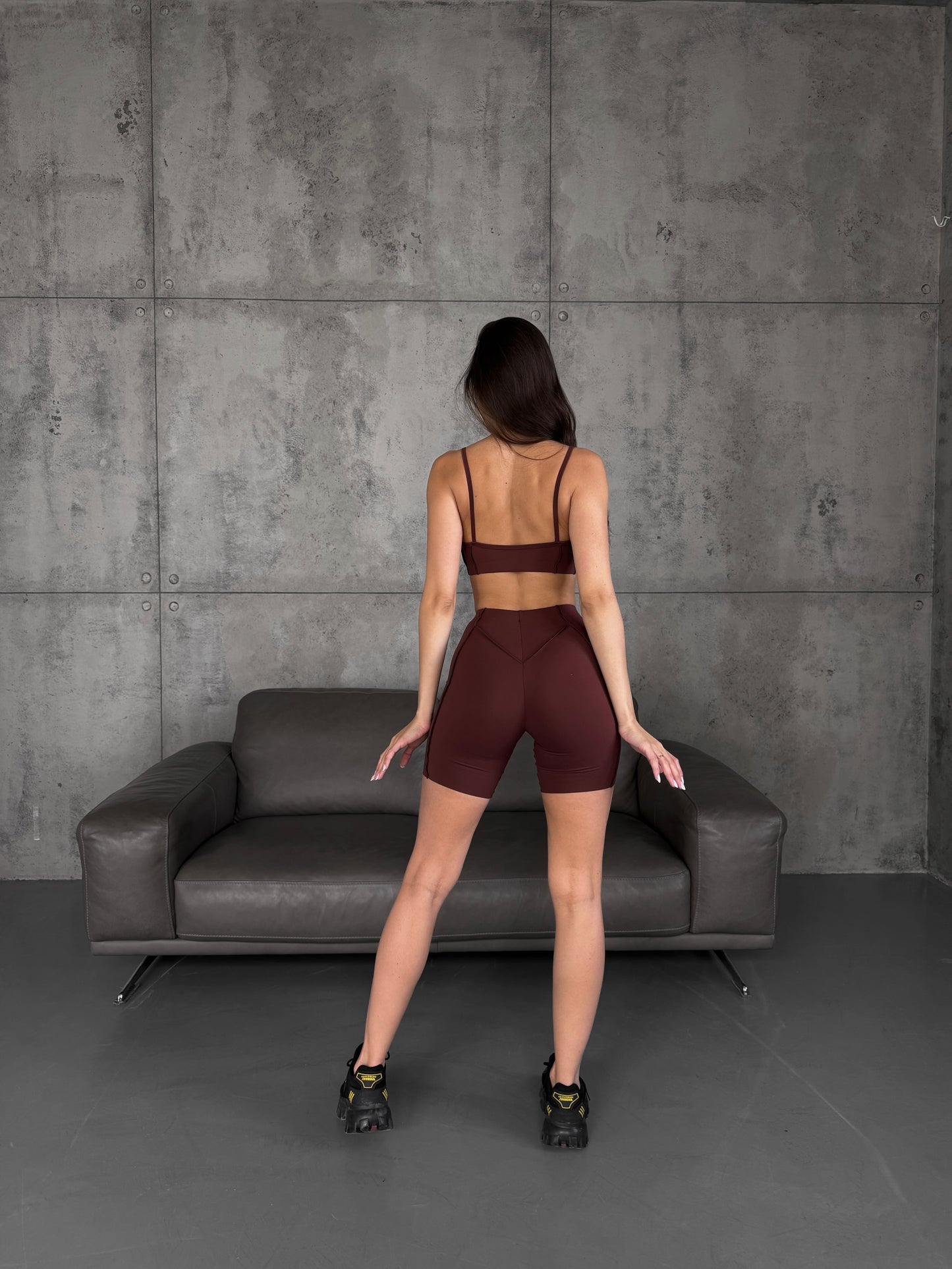 Zestaw treningowy Damskie Butterfly top z szortami czekoladowy