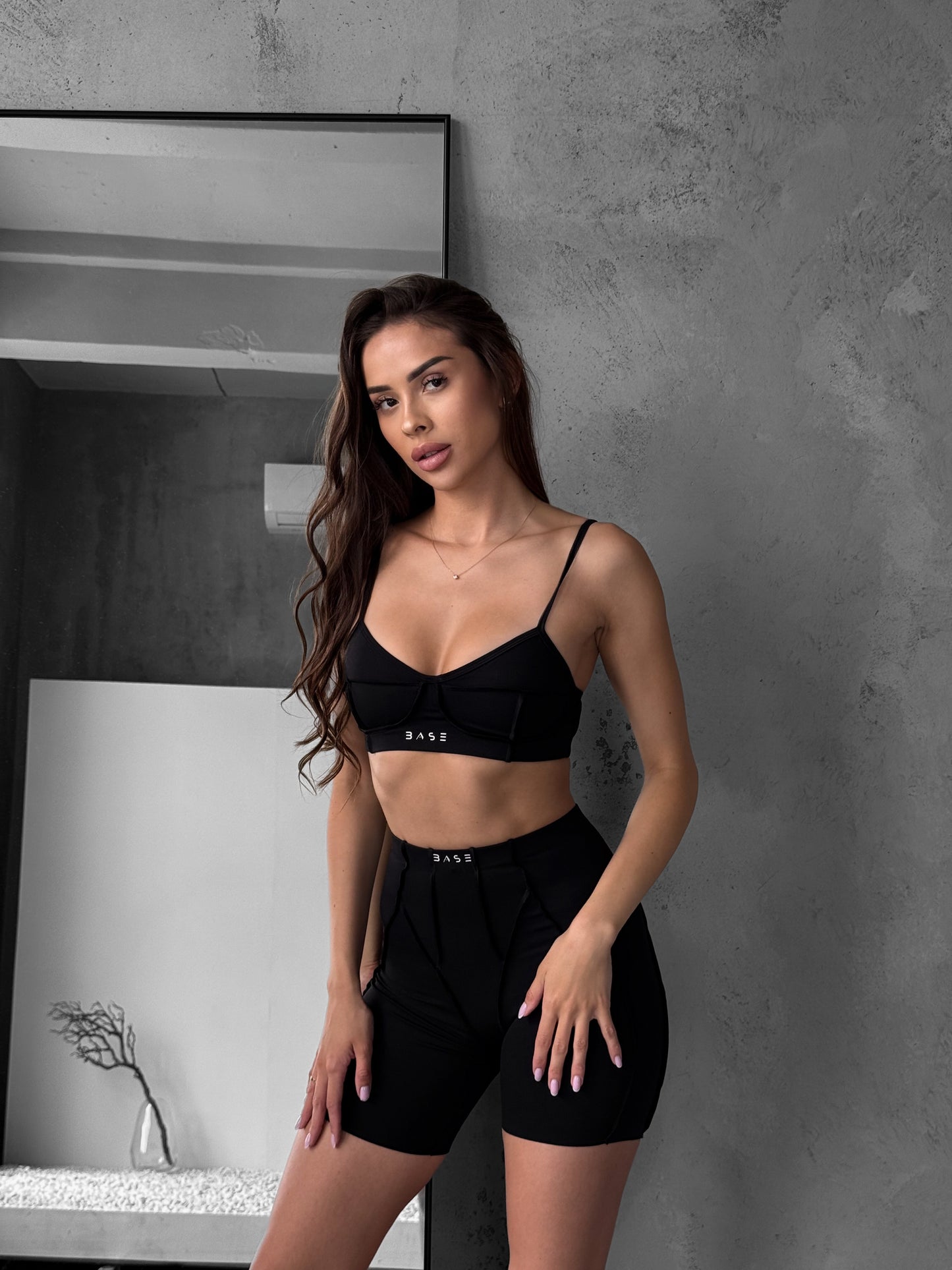 Zestaw treningowy Damskie Butterfly top z szortami czarny