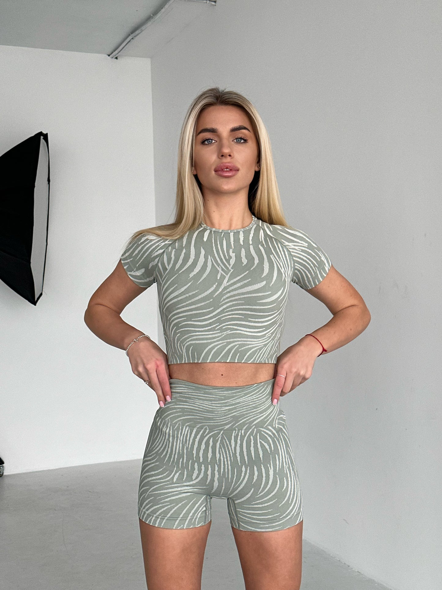 Zestaw treningowy Damskie szorty z t-shirtem Zebra pistacja