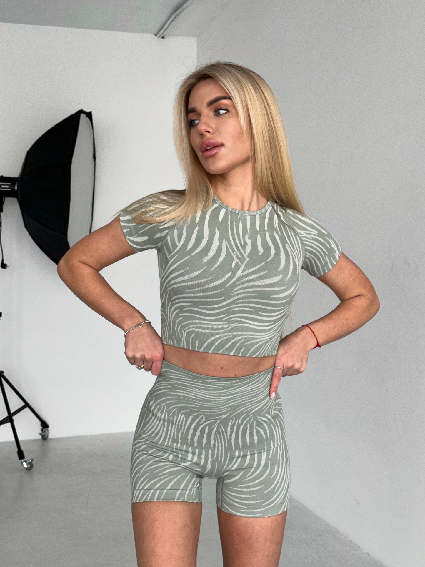 Zestaw treningowy Damskie szorty z t-shirtem Zebra pistacja
