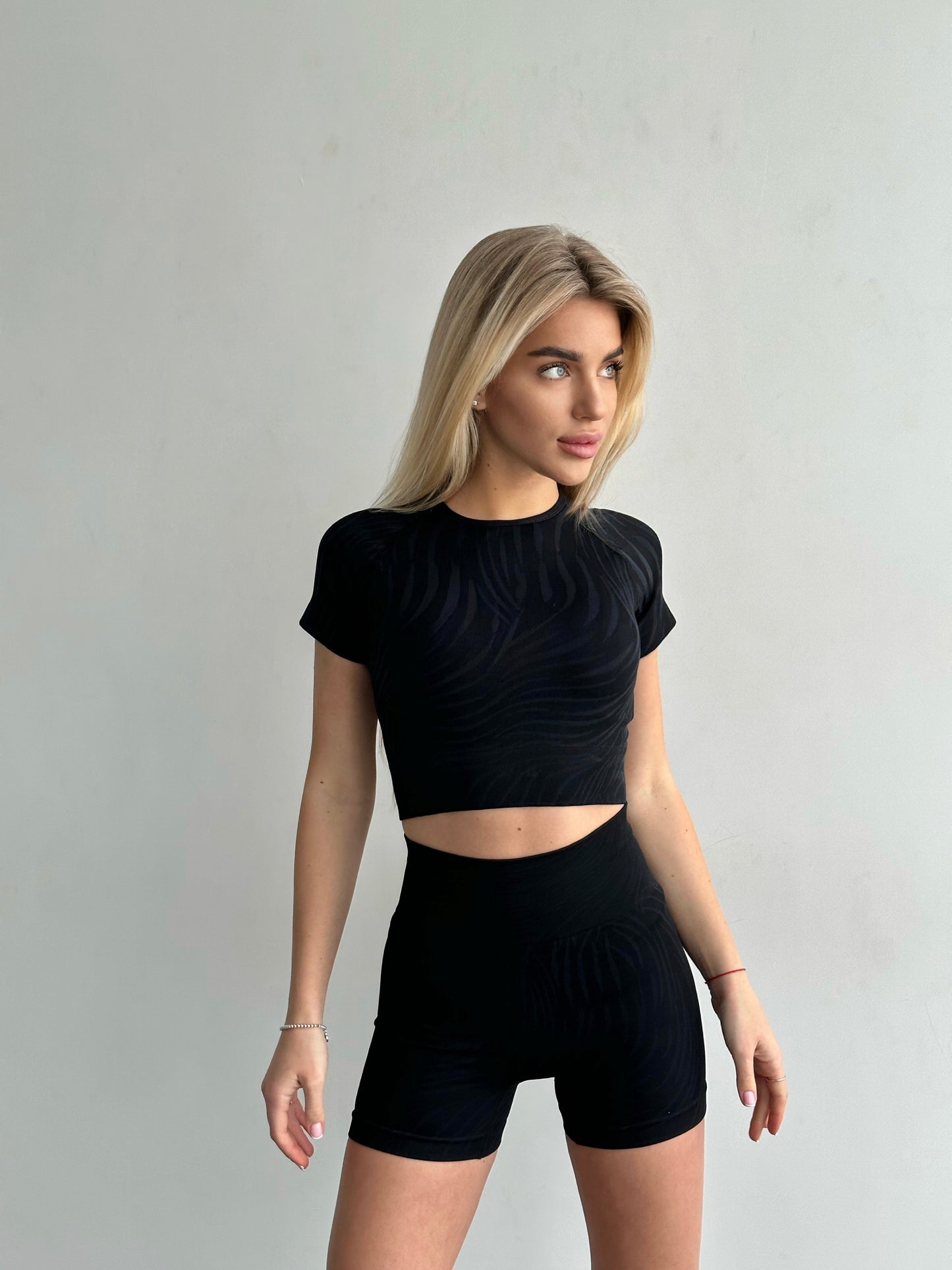 Zestaw treningowy Damskie szorty z t-shirtem Zebra czarny