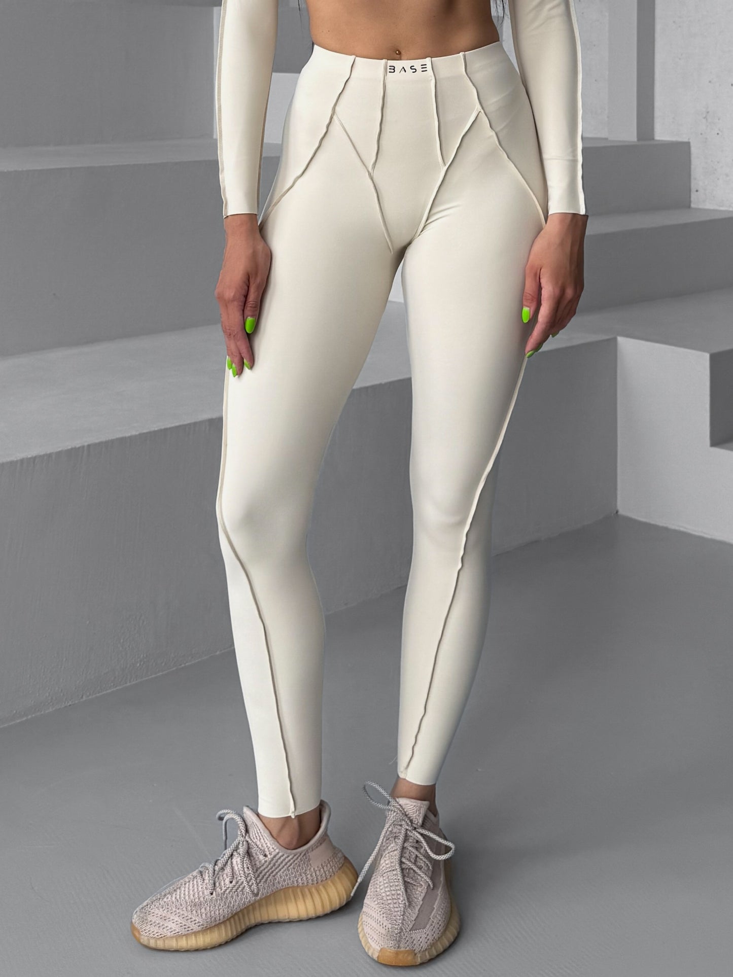 Legginsy treningowy Butterfly beżowy