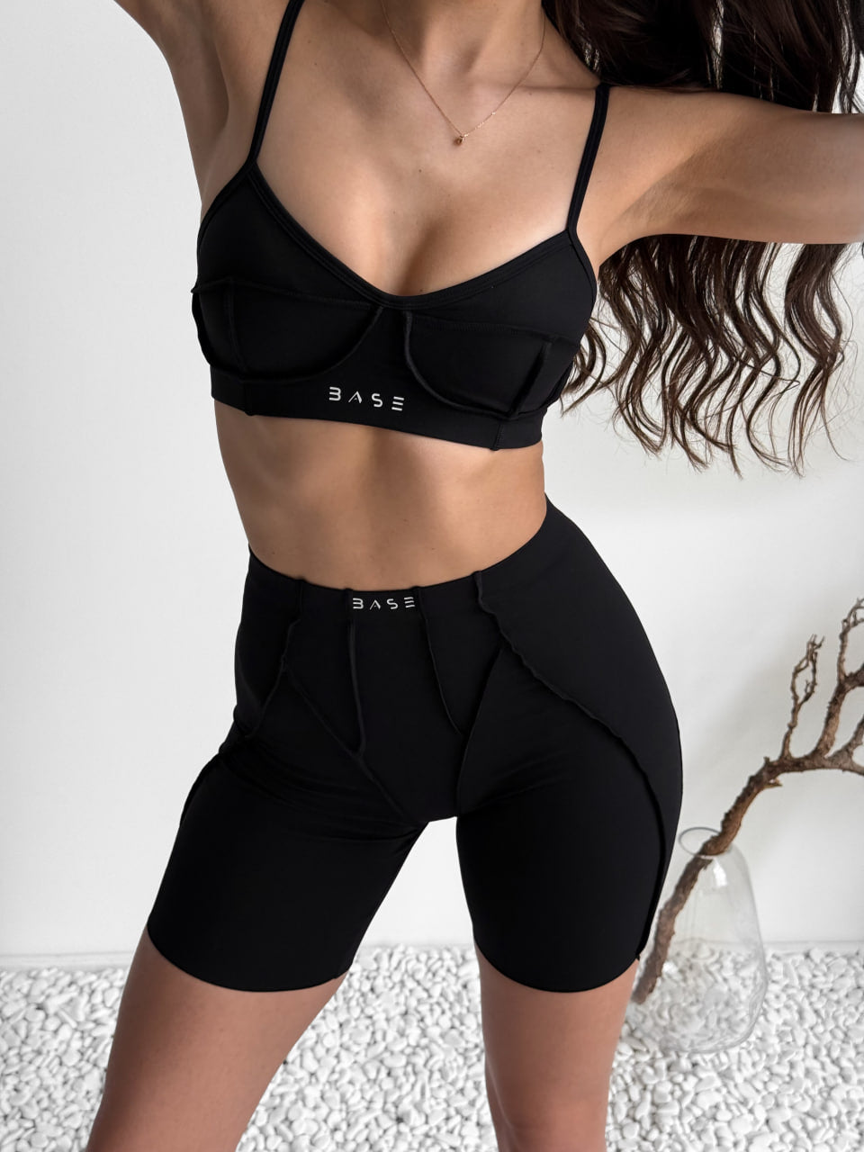 Zestaw treningowy Damskie Butterfly top z szortami czarny