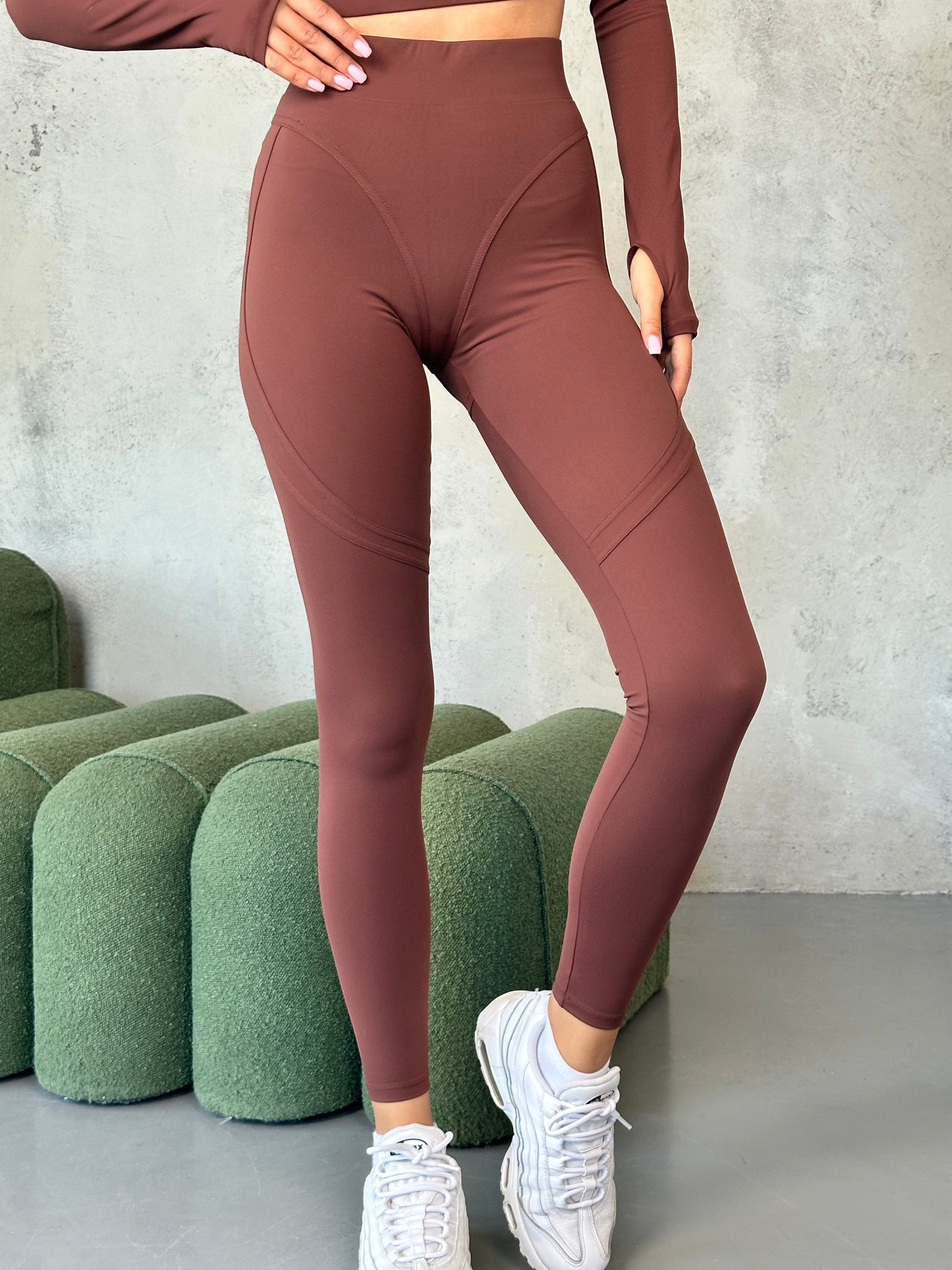Legginsy treningowy Aura  czekoladowy
